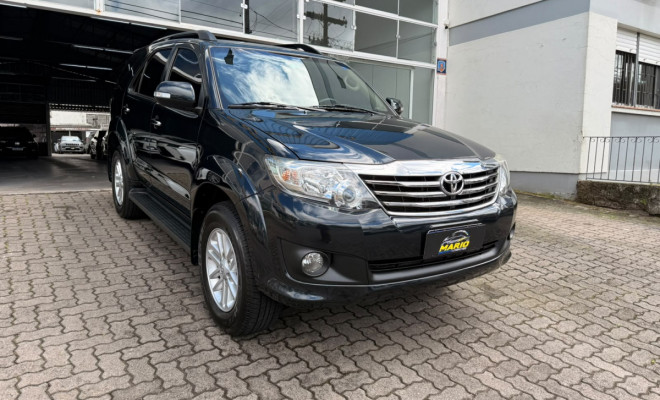 Toyota Hilux SW4 SR 4x2 2.7/ 2.7 Flex 16V Aut. 2015 Flex-7