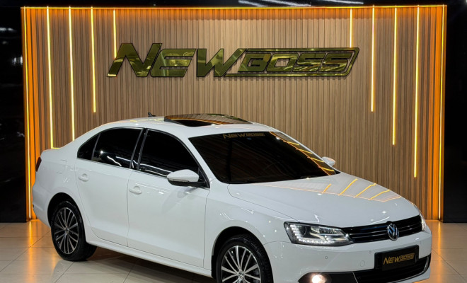 VW - VolksWagen JETTA Highline 2.0 TSI 16V 4p Tiptronic 2013 Gasolina