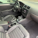 VW - VolksWagen JETTA Highline 2.0 TSI 16V 4p Tiptronic 2013 Gasolina-6