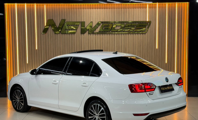 VW - VolksWagen JETTA Highline 2.0 TSI 16V 4p Tiptronic 2013 Gasolina-2