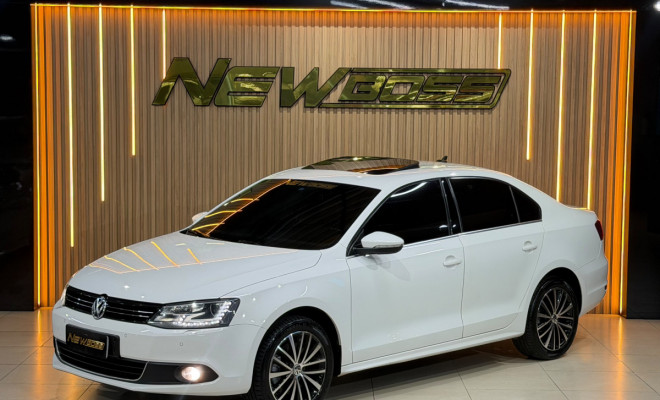 VW - VolksWagen JETTA Highline 2.0 TSI 16V 4p Tiptronic 2013 Gasolina-1