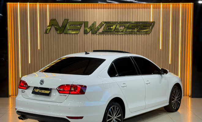 VW - VolksWagen JETTA Highline 2.0 TSI 16V 4p Tiptronic 2013 Gasolina-0
