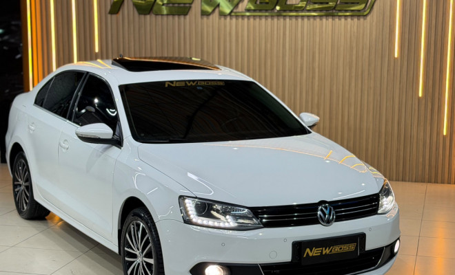 VW - VolksWagen JETTA Highline 2.0 TSI 16V 4p Tiptronic 2013 Gasolina-3