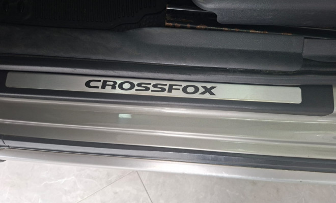 VW - VolksWagen CROSSFOX 1.6 Mi Total Flex 8V 5p 2014 Flex-15