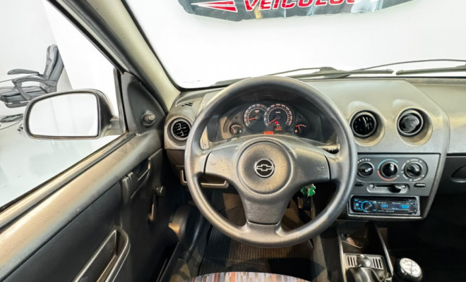 GM - Chevrolet Celta Spirit 1.4 MPFI 8V 85cv 3p 2007 Gasolina-9