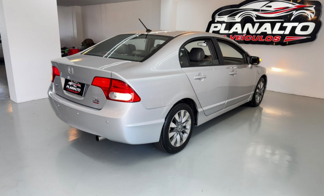 Honda Civic Sed. LXL/ LXL SE 1.8 Flex 16V Aut. 2010 Flex-30