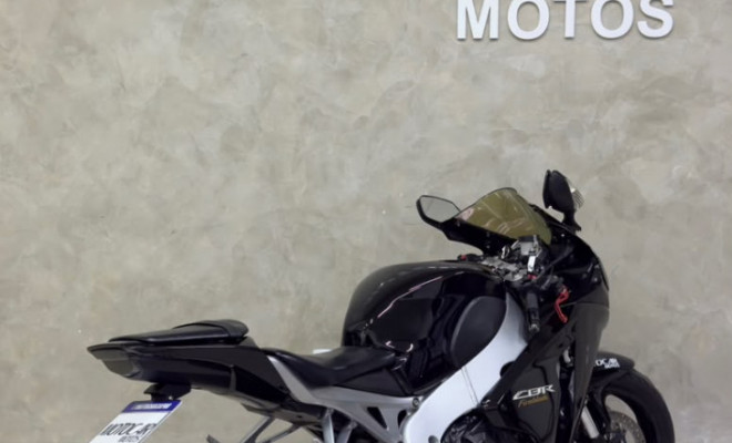 HONDA CBR 1000 RR Fireblade 2010 Gasolina-1