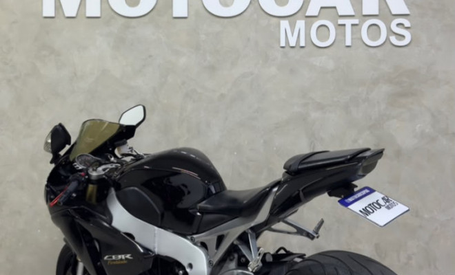 HONDA CBR 1000 RR Fireblade 2010 Gasolina-3