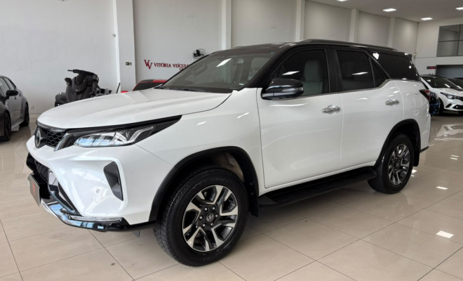 Toyota Hilux SW4 Diamond 2.8 TB 4x4 Die. Aut. 2025-0