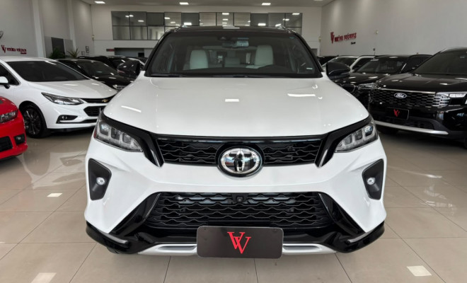 Toyota Hilux SW4 Diamond 2.8 TB 4x4 Die. Aut. 2025-1