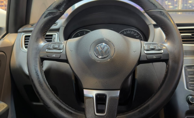 VW - VolksWagen Fox 1.6 Mi I MOTION Total Flex 8V 5p 2014 Flex-9