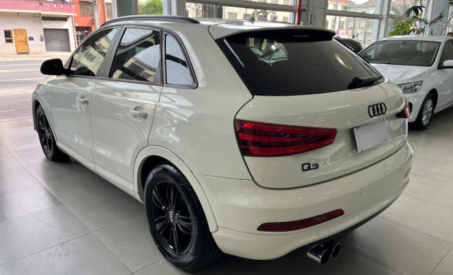 Audi Q3 2.0 TFSI Quat. 170/180cv S-tronic 5p 2013 Gasolina-1