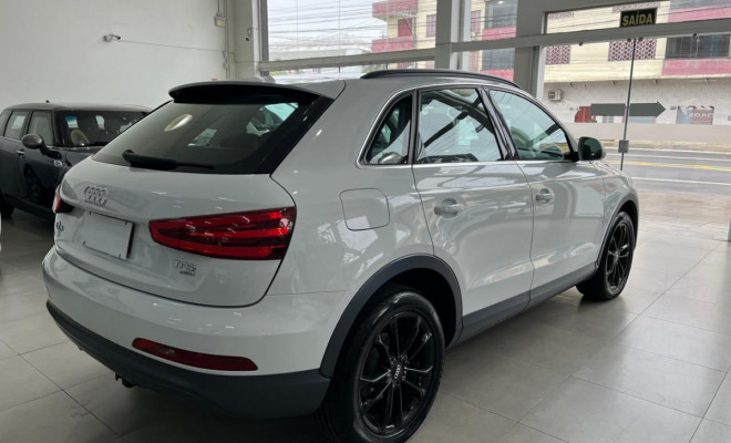 Audi Q3 2.0 TFSI Quat. 170/180cv S-tronic 5p 2015 Gasolina-2