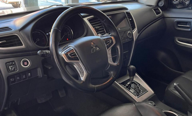 Mitsubishi L200 Triton Sport HPE 2.4 CD Diesel Aut. 2024 Diesel-3