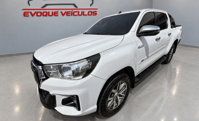 Toyota Hilux SW4 SR 4x2 2.7/ 2.7 Flex 16V Aut. 2020 Flex