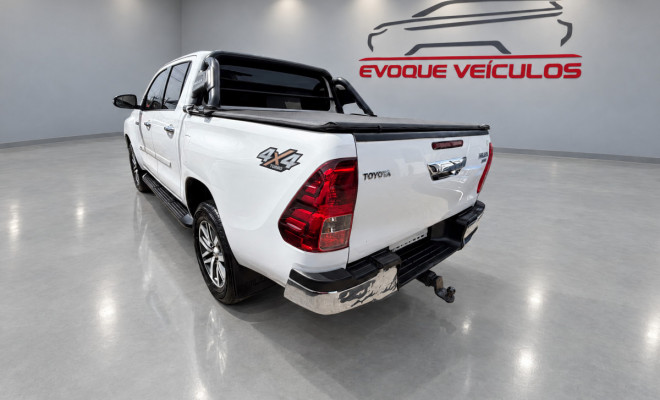 Toyota Hilux SW4 SR 4x2 2.7/ 2.7 Flex 16V Aut. 2020 Flex-0