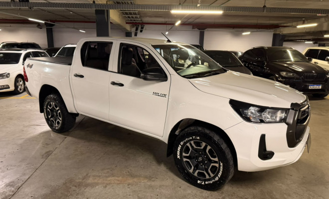Toyota Hilux CD 4x4 2.8  Diesel Aut. 2024 Diesel-8