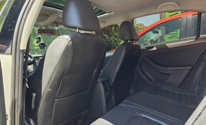 VW - VolksWagen JETTA Highline 2.0 TSI 16V 4p Tiptronic 2012 Flex-9