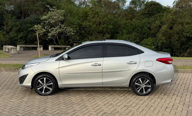Toyota YARIS XLS Connect Sed. 1.5 Flex 16V Aut. 2020 Flex-6