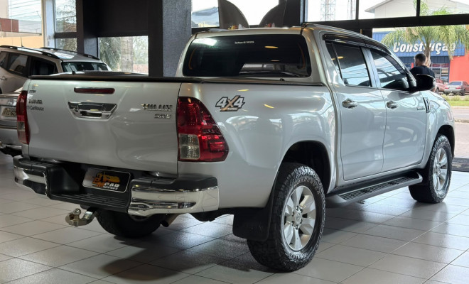 Toyota Hilux CD SRV 4x4 2.8 TDI Diesel Aut. 2017 Diesel-2