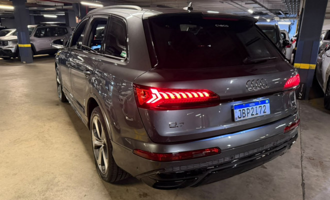 Audi Q7 S-Line 3.0 V6 TFSI Quattro Tiptronic 2022 Híbrido-2