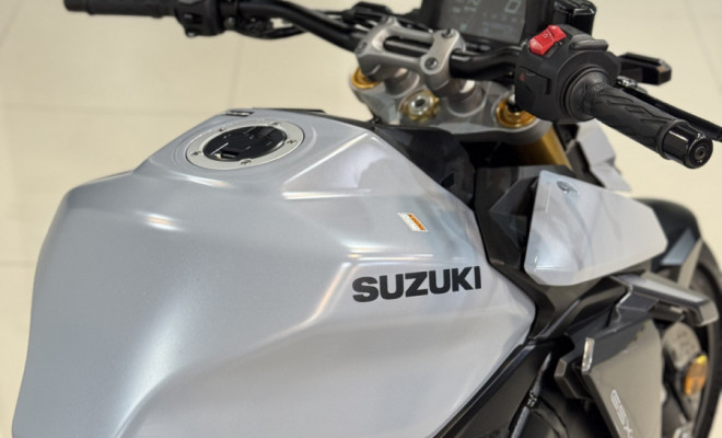 SUZUKI GSX-S 1000 2024 Gasolina-6