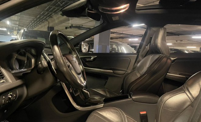 Volvo XC 60 T-5 R-DESIGN 2.0 FWD 5p 2017 Gasolina-14