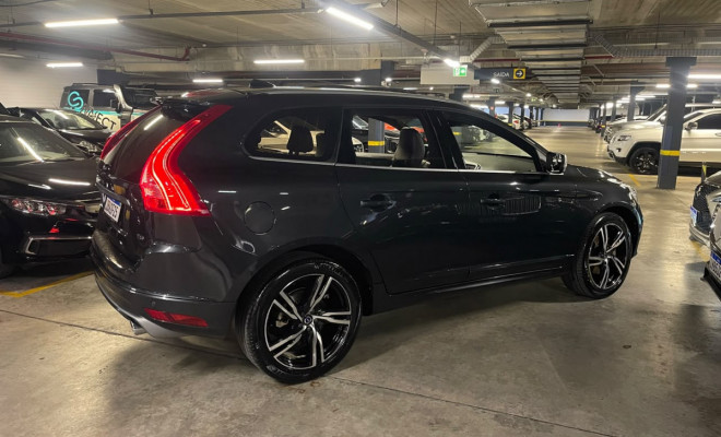Volvo XC 60 T-5 R-DESIGN 2.0 FWD 5p 2017 Gasolina-7