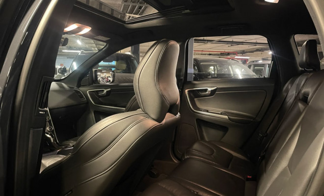 Volvo XC 60 T-5 R-DESIGN 2.0 FWD 5p 2017 Gasolina-13