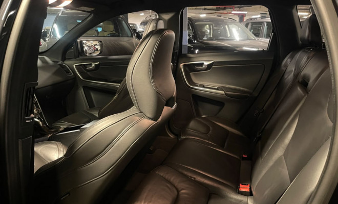 Volvo XC 60 T-5 R-DESIGN 2.0 FWD 5p 2017 Gasolina-6