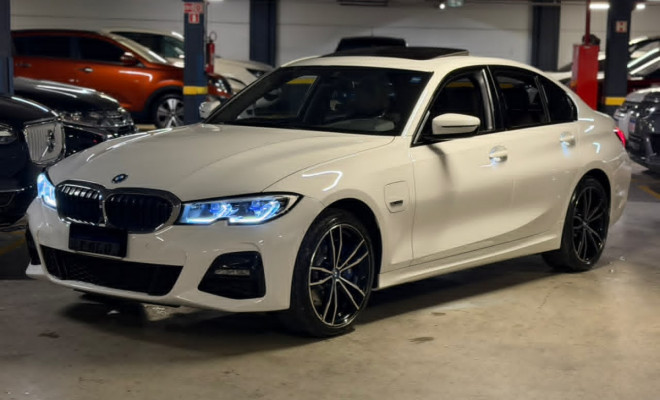 BMW 330e M Sport 2.0 Turbo Aut. (Híbrido) 2022 Elétrico