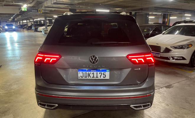 VW - VolksWagen TIGUAN Allspac R-Line 300 TSI 2.0  2025 Gasolina-3