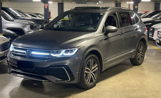 VW - VolksWagen TIGUAN Allspac R-Line 300 TSI 2.0  2025 Gasolina