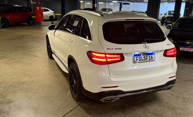 Mercedes-Benz GLC 250 Sport 4MATIC 2.0 TB 16V Aut. 2017 Gasolina-2