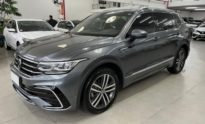 VW - VolksWagen TIGUAN Allspac R-Line 300 TSI 2.0  2024 Gasolina