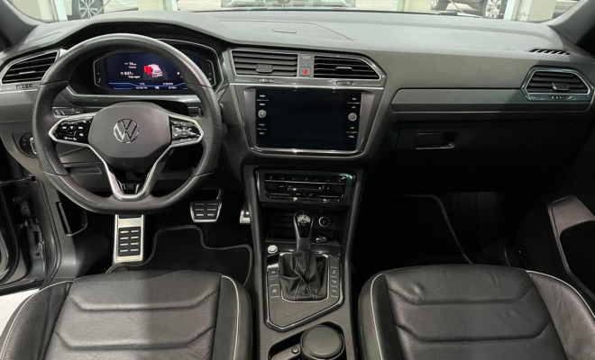 VW - VolksWagen TIGUAN Allspac R-Line 300 TSI 2.0  2024 Gasolina-4