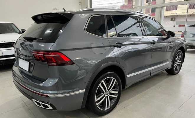 VW - VolksWagen TIGUAN Allspac R-Line 300 TSI 2.0  2024 Gasolina-0