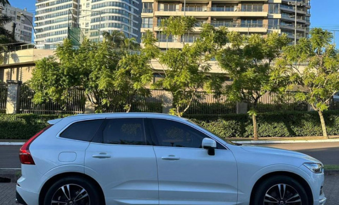 Volvo XC 60 D-5 MOMENTUM 2.0 AWD Diesel 5p 2019 Diesel-2