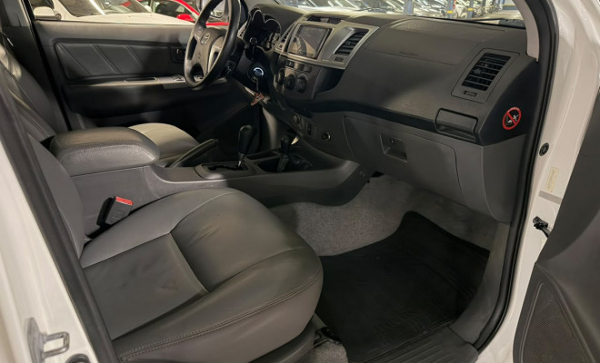 Toyota Hilux CD SR D4-D 4x4 3.0  TDI Dies. 2015 Flex-22