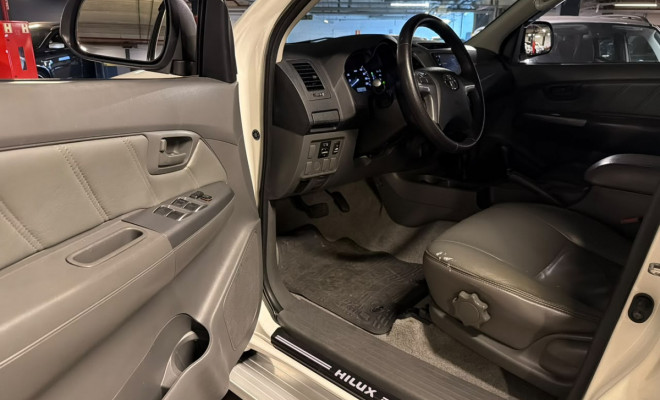Toyota Hilux CD SR D4-D 4x4 3.0  TDI Dies. 2015 Flex-16