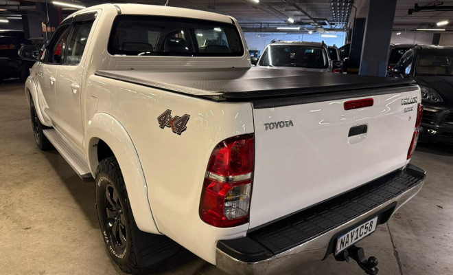 Toyota Hilux CD SR D4-D 4x4 3.0  TDI Dies. 2015 Flex-7