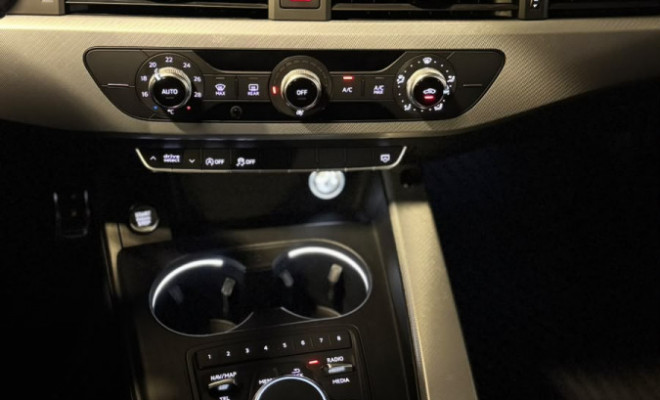 Audi A4 2.0 Avant Ambie. 2.0 16V TFSi S tron. 2017 Gasolina-3