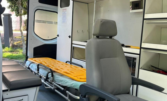 Mercedes-Benz Sprinter 416 Furgão Longo T.A. 2.2 Dies. 2021 Diesel-6