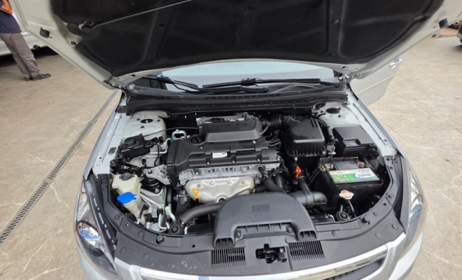 Hyundai i30 2.0 16V 145cv 5p Aut. 2012 Gasolina-9