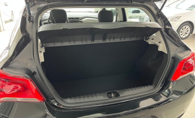 GM - Chevrolet ONIX HATCH LT 1.4 8V FlexPower 5p Mec. 2018 Flex-10