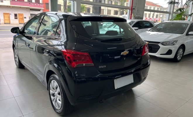 GM - Chevrolet ONIX HATCH LT 1.4 8V FlexPower 5p Mec. 2018 Flex-2