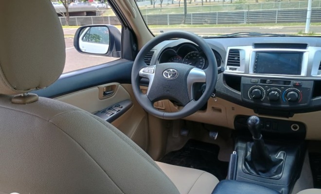 Toyota Hilux SW4 SR 4x2 2.7/2.7 Flex 16V Mec. 2015 Flex-9