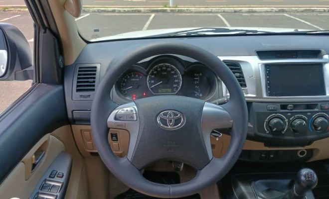 Toyota Hilux SW4 SR 4x2 2.7/2.7 Flex 16V Mec. 2015 Flex-10