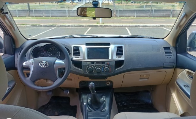 Toyota Hilux SW4 SR 4x2 2.7/2.7 Flex 16V Mec. 2015 Flex-8