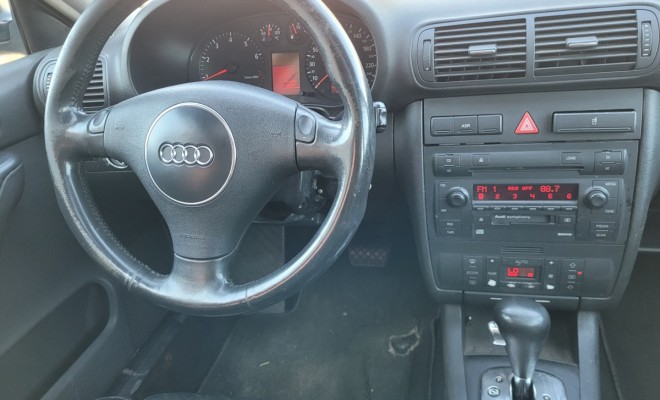 Audi A3 1.8 Turbo 5p Aut. 2003 Gasolina-4